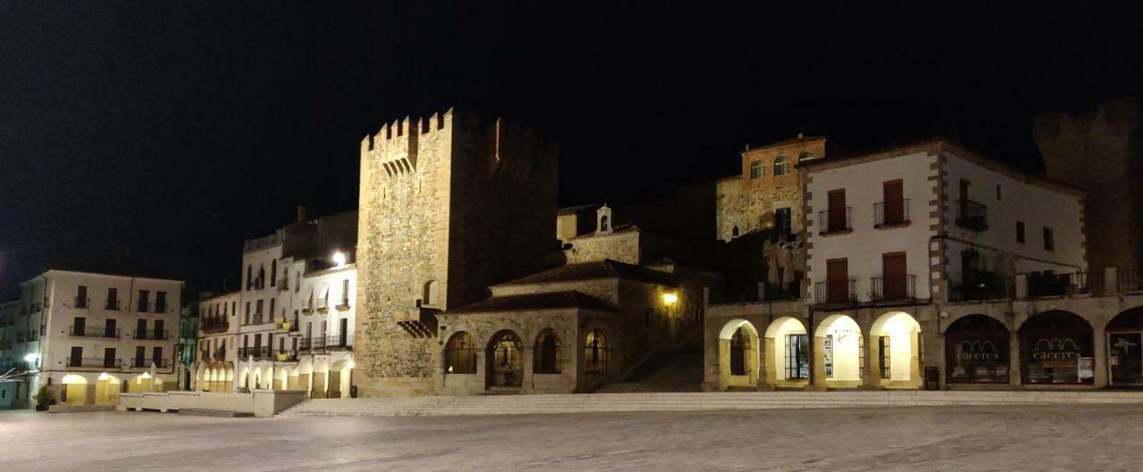 Apartamentos Caceres Turistico Екстериор снимка